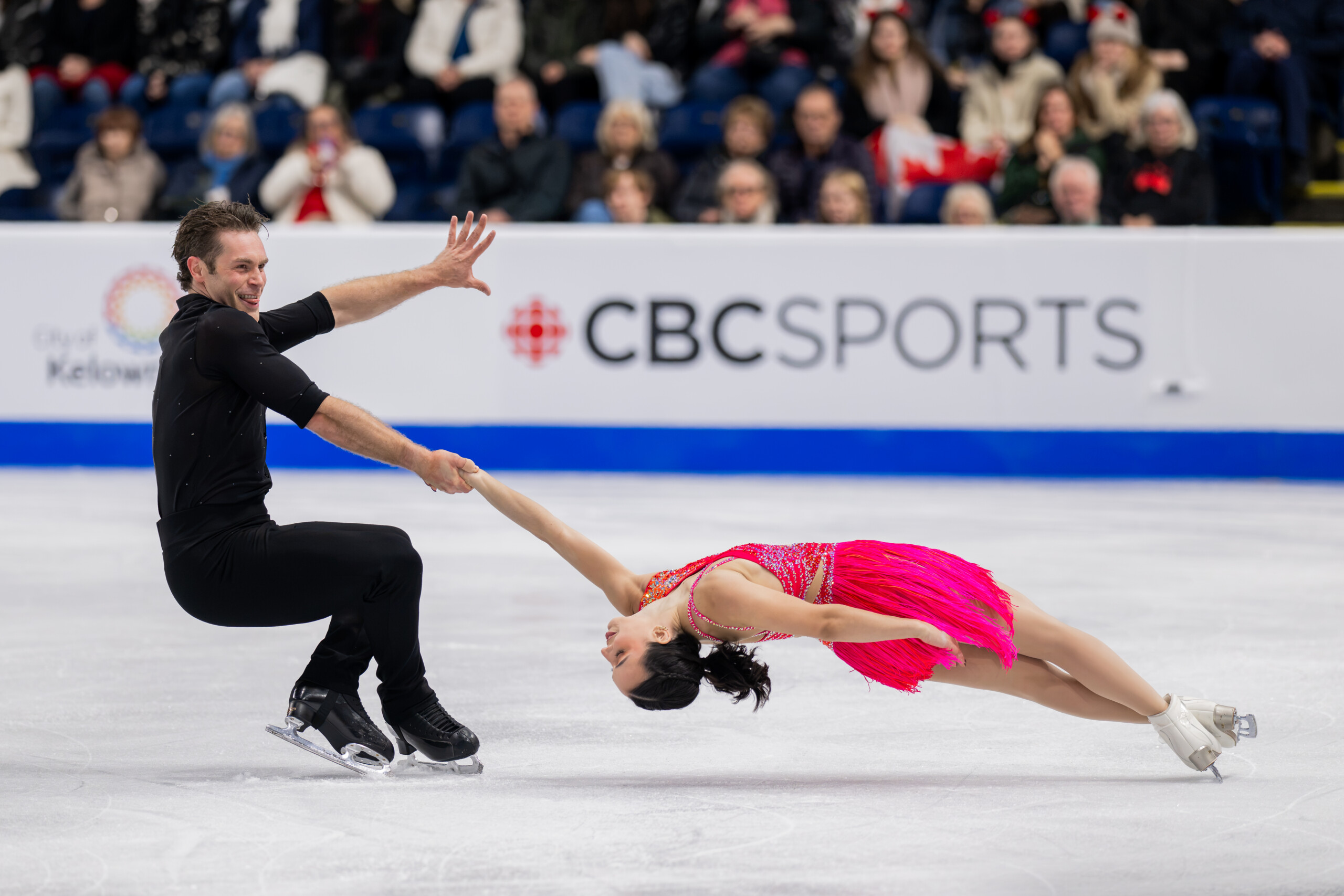 Lia Pereira & Trennt Michaud_26SCI_SP-4 Pereira and Michaud Lead Pairs Event as Skate Canada International Gets Underway